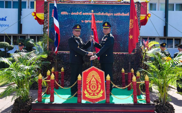 พล.ท. พรชัย  มาหลิน มทน.2 (ท่านเดิม) และ พล.ท. ปิยะพณห์  ฐิตวัฒนานนท์ มทน.2 (ท่านใหม่) ร่วมพิธีการรับ – ส่งหน้าที่ มทน.2