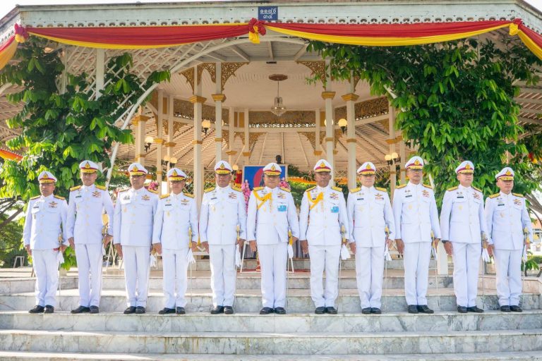 พลโท ปิยะพณห์ ฐิตวัฒนานนท์ แม่ทัพน้อยที่ 2 ร่วมพิธีถวายบังคมพระบรมรูป พระบาทสมเด็จพระจุลจอมเกล้าเจ้าอยู่หัว