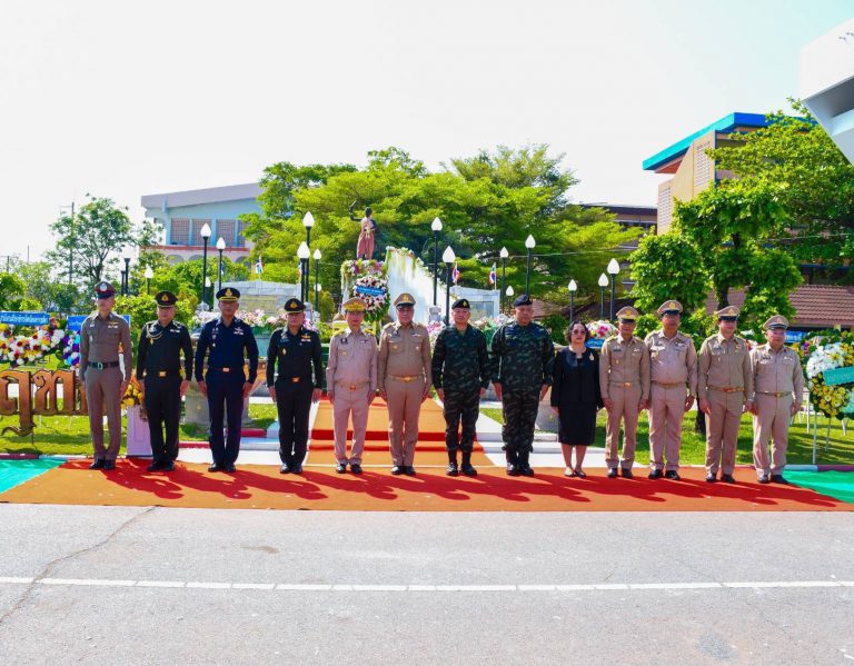 พันเอก วิรัตน์ พึ่งพิง ผู้อำนวยการกองยุทธการ กองทัพน้อยที่ 2 ร่วมพิธีวางพวงมาลาสักการะอนุสรณ์สถานนางสาวบุญเหลือ เพื่อระลึกถึงวีรกรรมที่ได้พลีชีพเพื่อชาติต่อสู้กับอริราชศัตรูจนทำให้ จังหวัดนครราชสีมา พ้นจากการรุกรานของข้าศึก