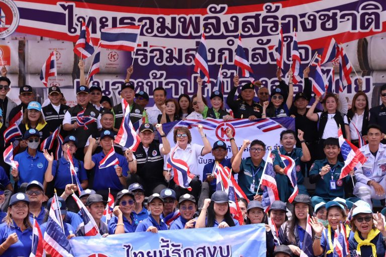 พลโท ปิยะพณห์  ฐิตวัฒนานนท์ แม่ทัพน้อยที่ 2 เป็นผู้แทนแม่ทัพภาคที่ 2 ร่วมพิธีปล่อยขบวนการเคลื่อนย้ายท่อปูนซีเมนต์และแหอวน เพื่อเสริมสร้างความมั่นคงตามแนวชายแดน  ให้กับกองทัพภาคที่  2