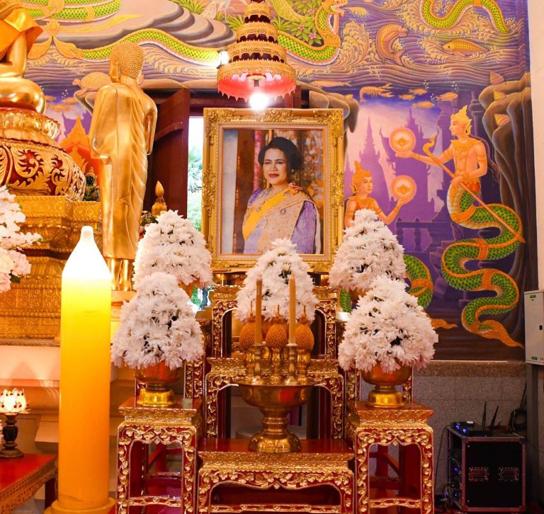 พันเอก ฤกษ์ฤทธิ์ ภูมิจันทึก ผู้อำนวยการกองกำลังพลกองทัพน้อยที่ 2 ร่วมพิธีสวดพระพุทธมนต์ และทำบุญตักบาตร ถวายพระราชกุศล เนื่องในวันคล้ายวันพระราชสมภพ สมเด็จพระนางเจ้าสิริกิติ์ พระบรมราชินีนาถ พระบรมราชชนนีพันปีหลวง และวันแม่แห่งชาติ